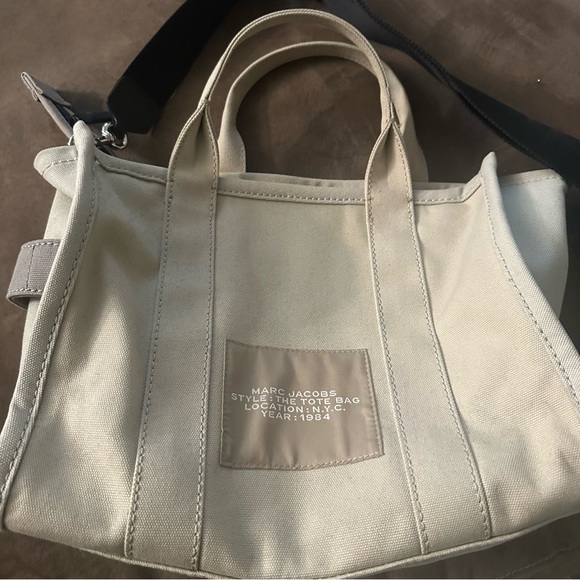 Marc Jacobs Cream Canvas Tote Bag - Picture 3 of 5